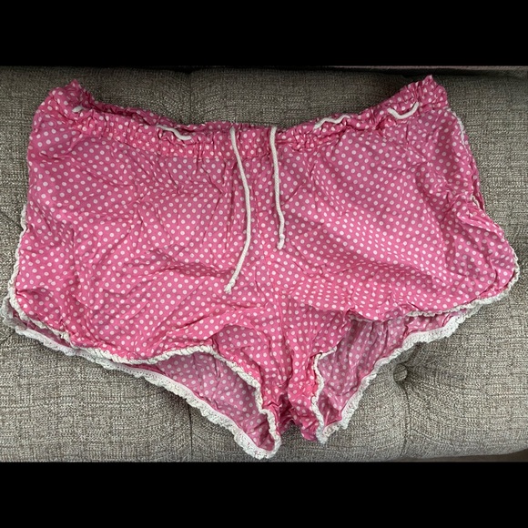 Victoria Secret drawstring/crochet ruffled sleep shorts Sz Lg - Picture 2 of 5